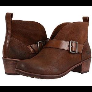 Ugg Wright boots. Brown. Size 6. New without tags.
